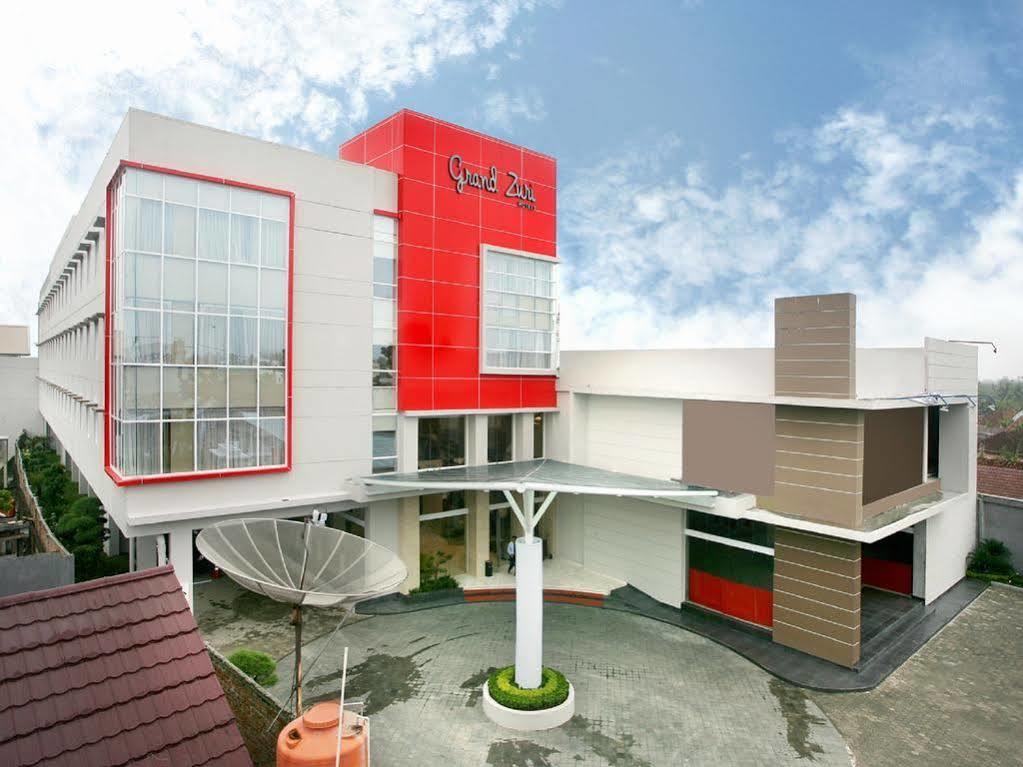 Hotel Grand Zuri Muaraenim Zewnętrze zdjęcie